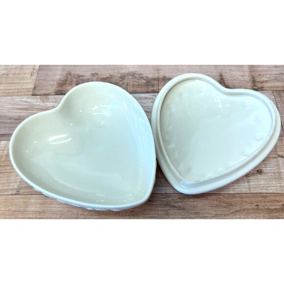 Lenox Heart-Shaped Porcelain Trinket Box With Rose Design & Gold Trim - Picture 3 of 4